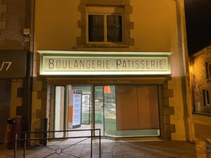 Boulangerie Plumelec Rénovation complète intérieur et luminaires extérieur