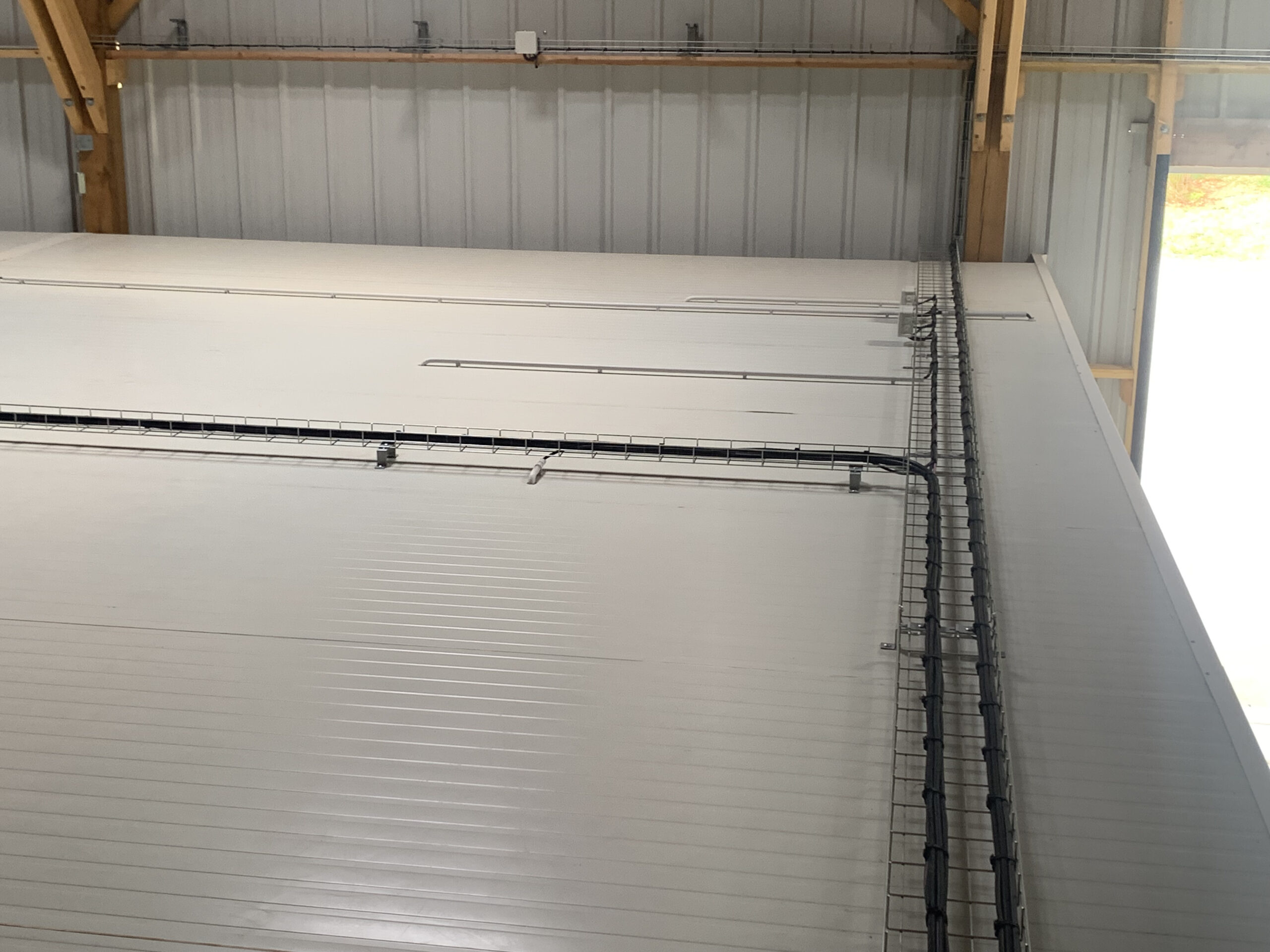 Passage de cable batiment tertiaire saint jean brevelay